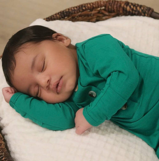 Newborn Knotted Baby Gown, Bow + Hat Set | Holiday Green