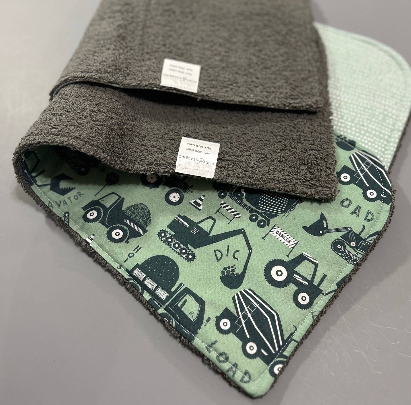 Burp Cloth Set | Construction