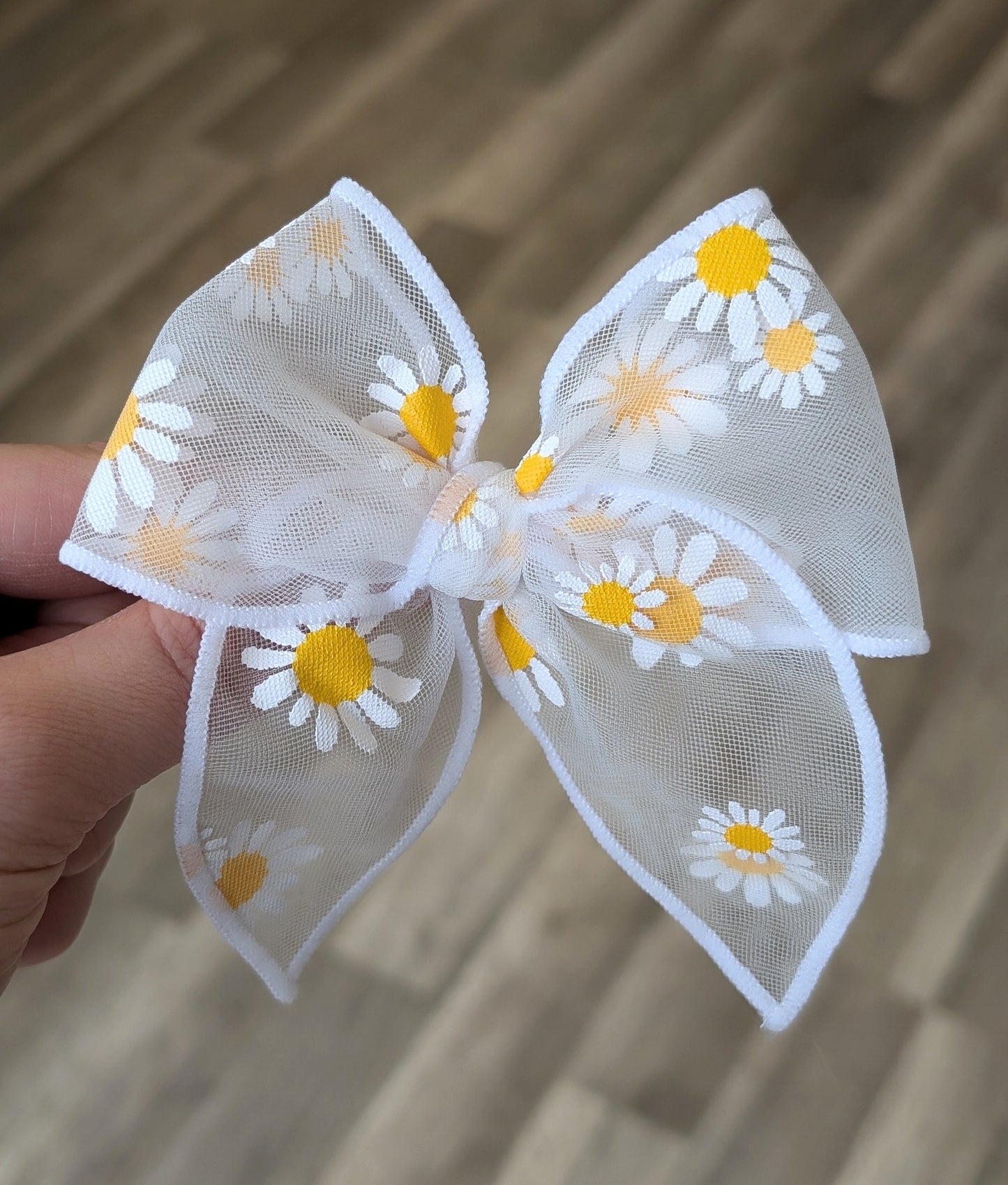 Summer Daisy Bow