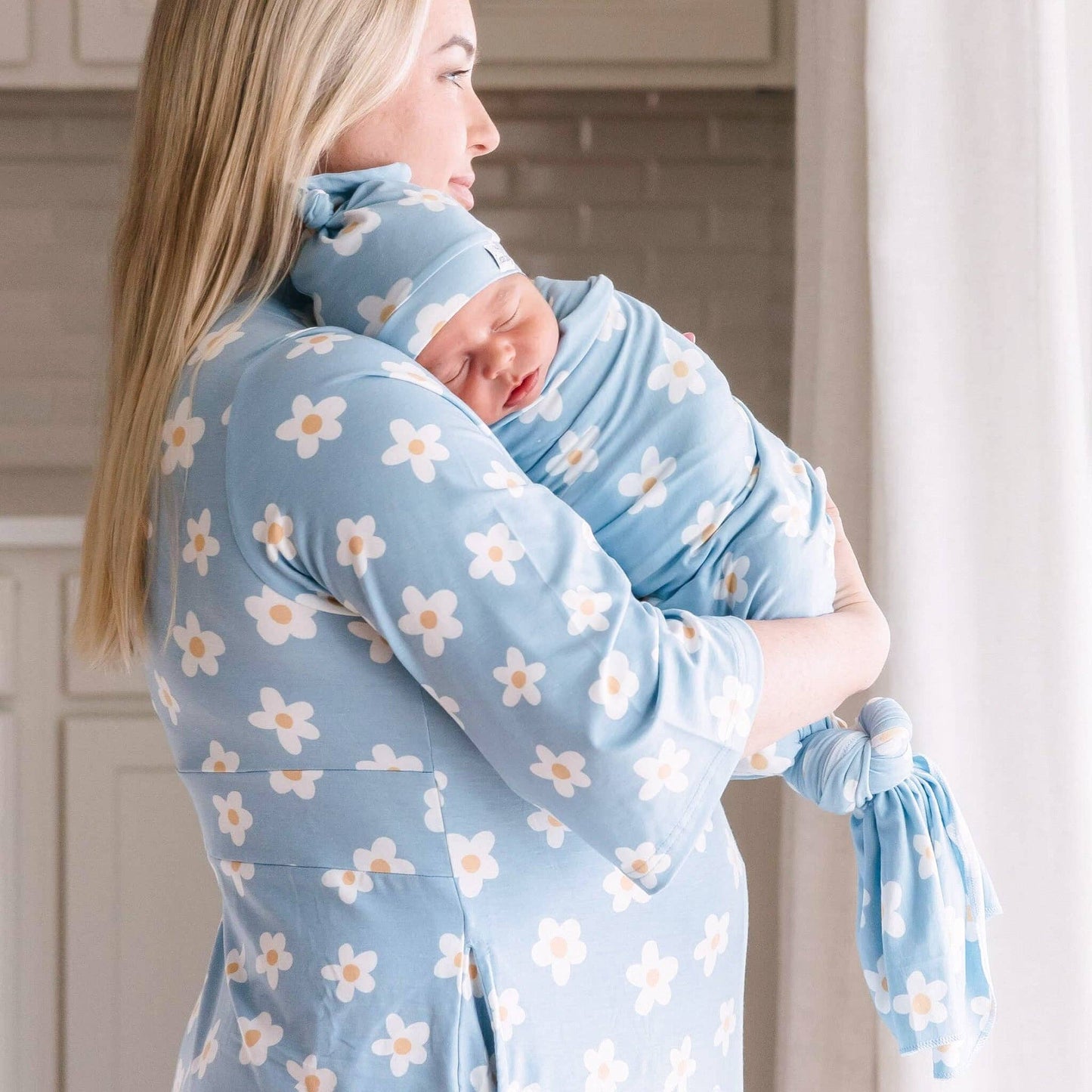 Newborn Knotted Gown | Della